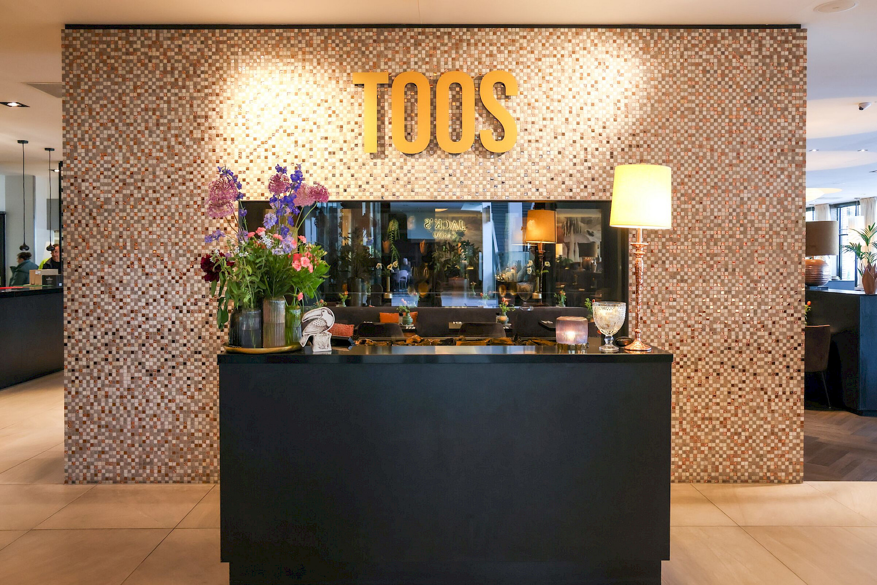 TOOS Restaurant